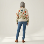 Andrea Strickjacke mit Wildblumenmuster, Rückansicht