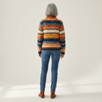 Karin Strickjacke mit buntem Zickzackmuster, Rückansicht