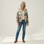Heike Strickjacke mit Distel- und Landschaftsmotiv, Vorderansicht