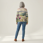 Heike Strickjacke mit Distel- und Landschaftsmotiv, Rückansicht