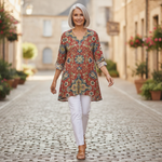 Wren | Lange Bluse mit Muster - im Alltag getragen