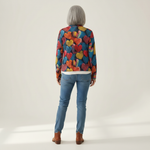 Susanne Strickjacke mit buntem Herzmuster, Rückansicht