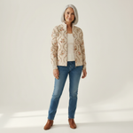 Ingrid Strickjacke mit zarten Blumenranken, Vorderansicht