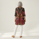 Mila | Lange Bluse mit Muster - Rückansicht