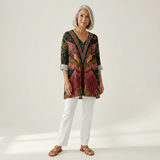 Mila | Lange Bluse mit Muster - Vorderansicht