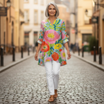 Ayra | Lange Bluse mit Muster - im Alltag getragen