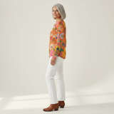 Wiebke Pullover in Orange mit Blumen, Seitenansicht