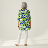 Talia | Lange Bluse mit Muster - Rückansicht
