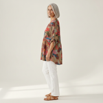 Alina | Lange Bluse mit Muster - Seitenansicht
