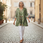 Blair | Lange Bluse mit Muster - im Alltag getragen