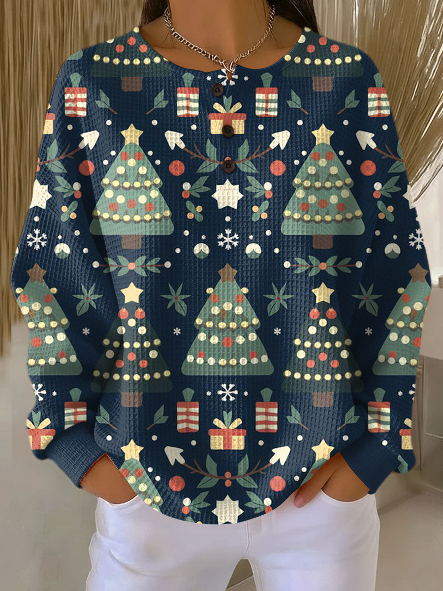 Ida Weihnachtspullover in Dunkelblau mit Tannen, Vorderansicht