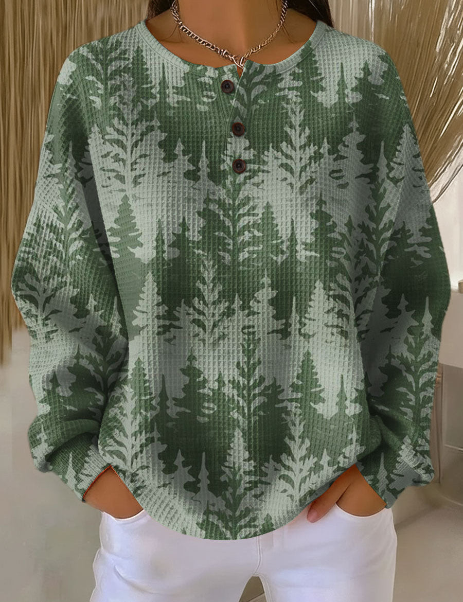 Alma Pullover in Grün mit Tannenwald, Vorderansicht