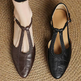 Greta Klassische Leder-T-Steg-Schuhe mit geflochtenem Detail, Seitenansicht