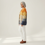 Dagmar Strickjacke mit Blockmuster in Ocker & Blau, Seitenansicht