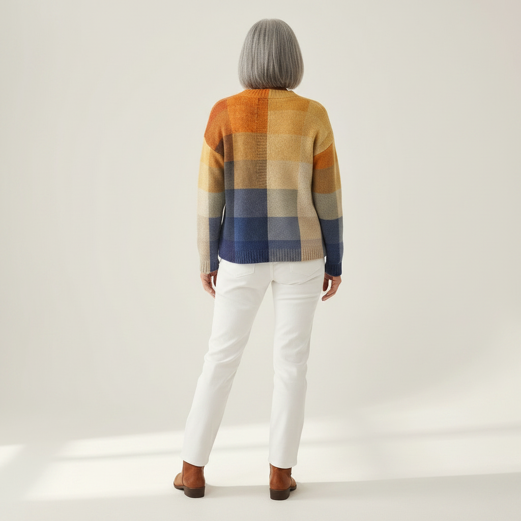 Dagmar Strickjacke mit Blockmuster in Ocker & Blau, Rückansicht