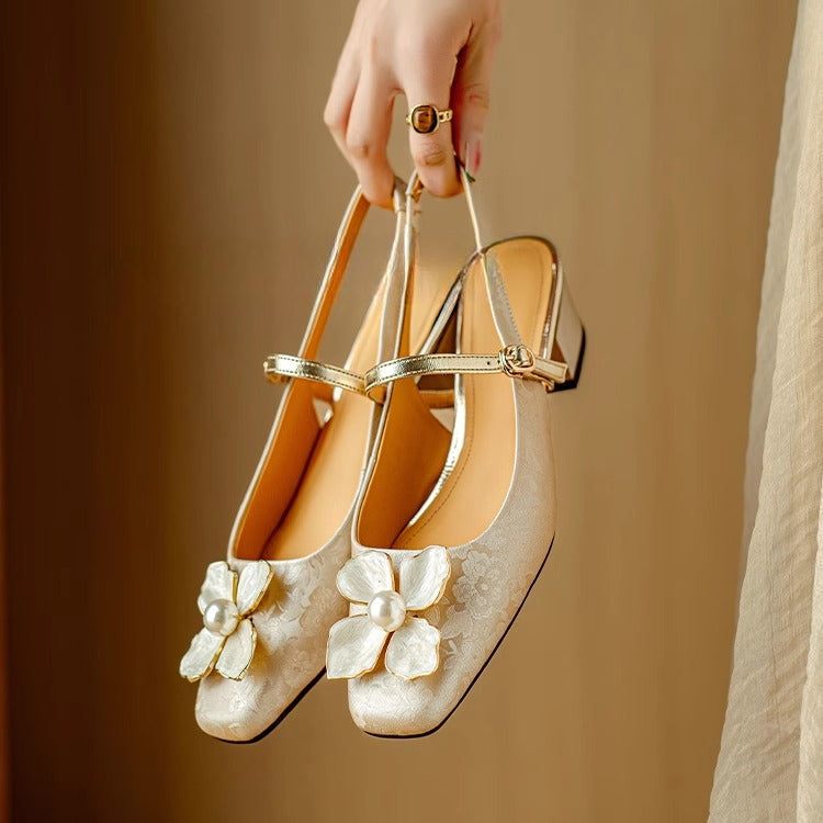 Mathilde Elegante Damenschuhe mit floralem Detail, Nahaufnahme
