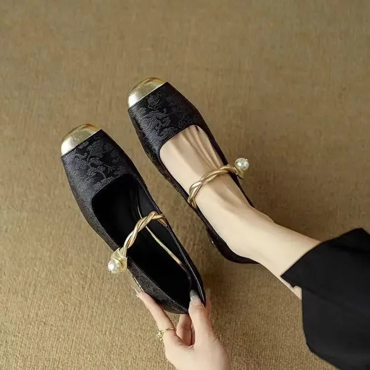 Frieda Klassische Riemchenschuhe mit elegantem Look, Detailansicht
