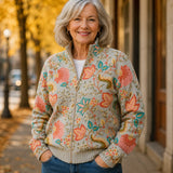 Petra Strickjacke mit floralem Gartenmuster, Detailansicht