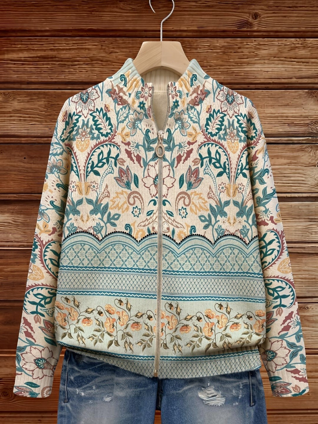 Gisela Strickjacke mit floraler Bordüre, Seitenansicht