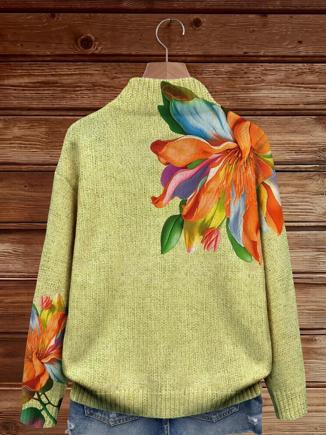 Claudia Strickjacke mit farbenfrohem Lilienmotiv, Seitenansicht