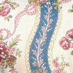 Sabine Strickjacke mit Rosenrankenmuster, Produktansicht