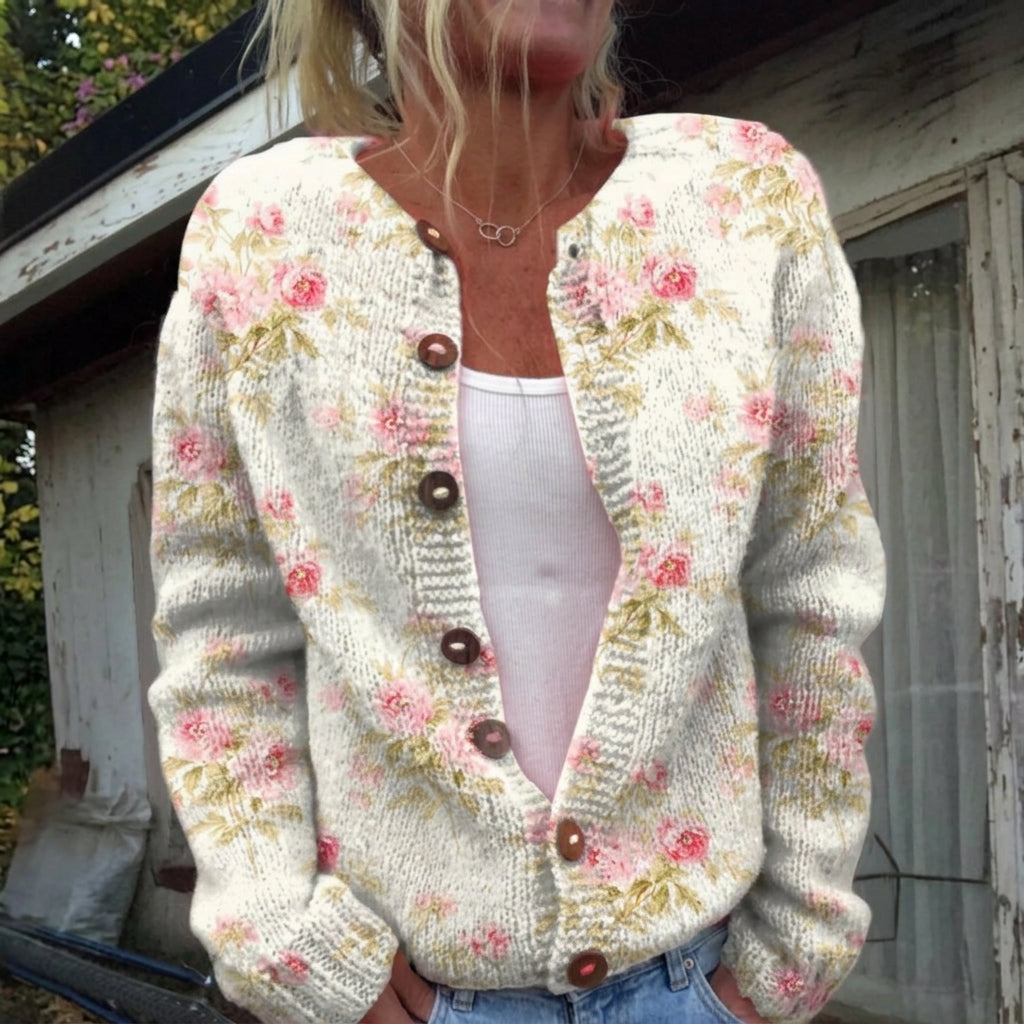 Petra Cremefarbene Strickjacke mit rosa Blüten, Vorderansicht