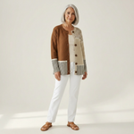 Renate Patchwork-Strickjacke in Braun & Creme, Vorderansicht